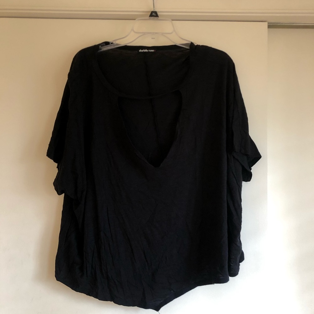 V-neck crop tee shirt